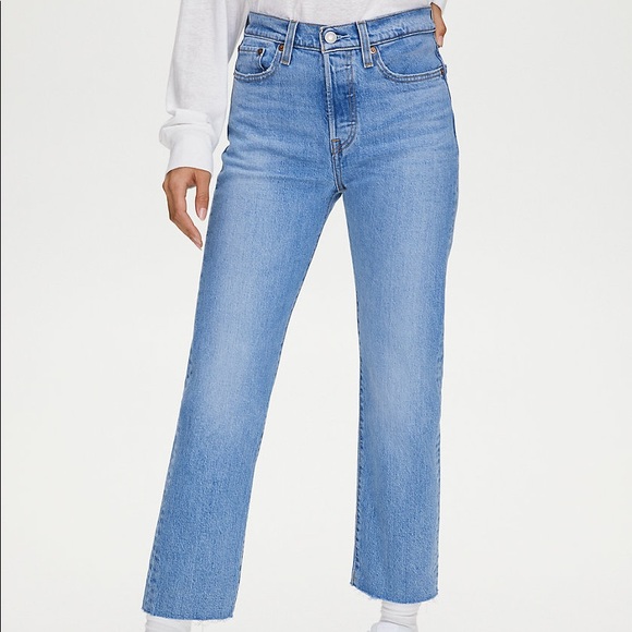 Levi’s Wedgie Straight Jean denim aritzia - Picture 6 of 16